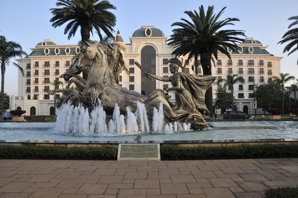 קמפטון פארק Peermont D'Oreale Grande At Emperors Palace מראה חיצוני תמונה