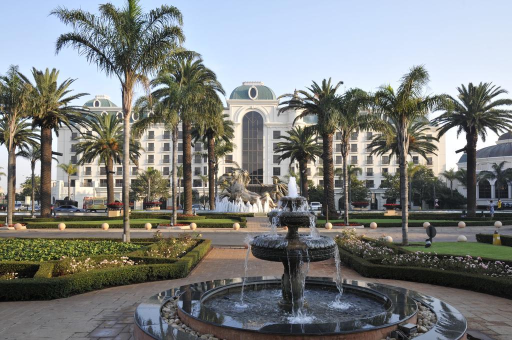 קמפטון פארק Peermont D'Oreale Grande At Emperors Palace מראה חיצוני תמונה